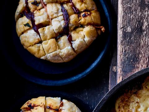 pull apart broodje met manchego en gerookte eend