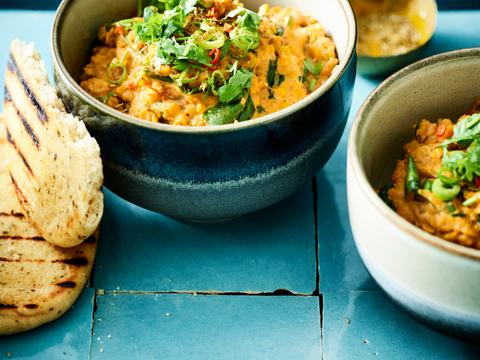 Dahl met linzen en spinazie