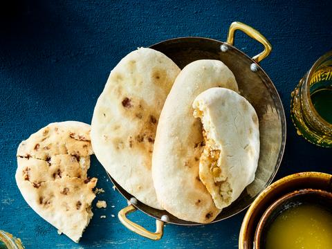 Peshwari-naan met rozijnen en kokos