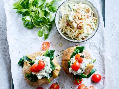 Gevulde aardappel met witloofsalade