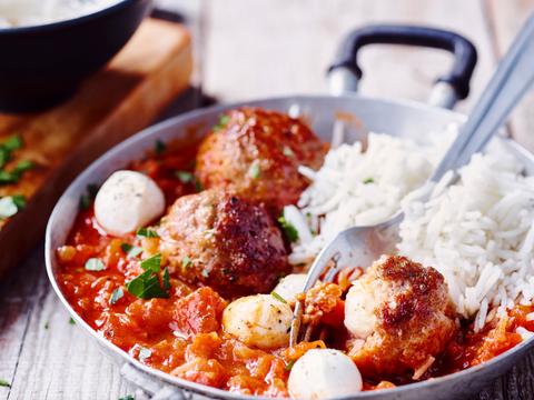 Gevulde balletjes in tomatensaus