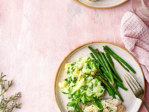 Schelvis met een kaaskorst, lentepuree