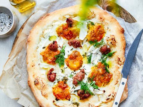 Pizza met venkelworst en ricotta