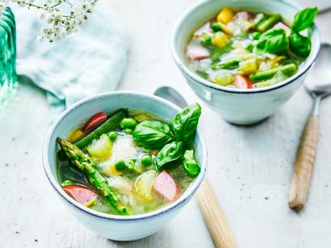 Lenteminestrone met rookworst