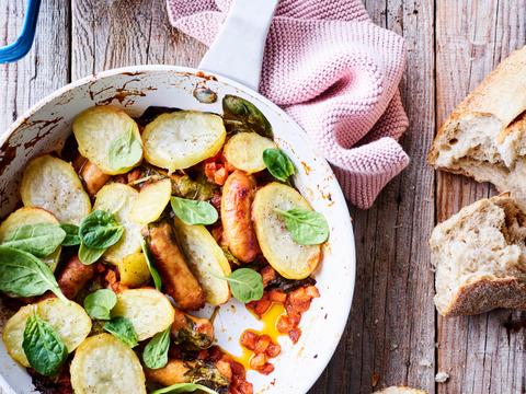 Eenpansgerecht met worstjes en bbq-saus