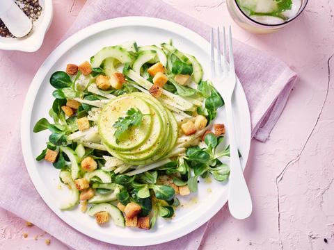 Salade van koolrabi en appel met mosterddressing