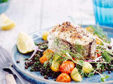 Geroosterde schelvis met linzensalade