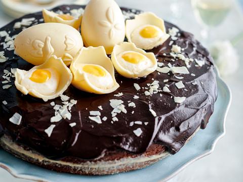 Chocoladecake met restjes paasei
