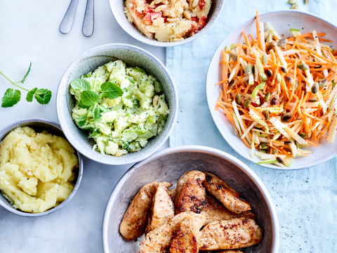 driekleurenpuree met kalkoenreepjes en wortelslaatje