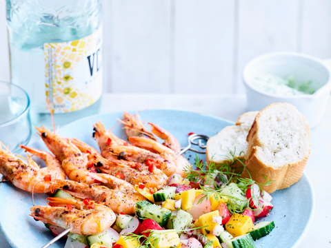 krokante scampispiesjes met mango-komkommersalade