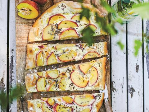 Dessertpizza met perzik