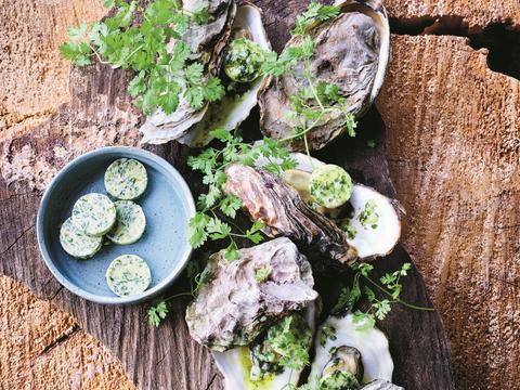 Oesters met kruidenboter