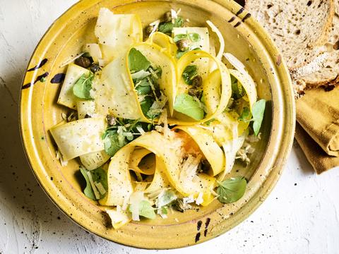 Carpaccio van courgette met waterkers en pecorino