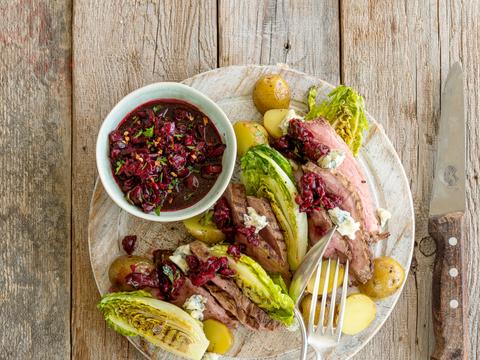 Gegrilde onglet met krieltjes
