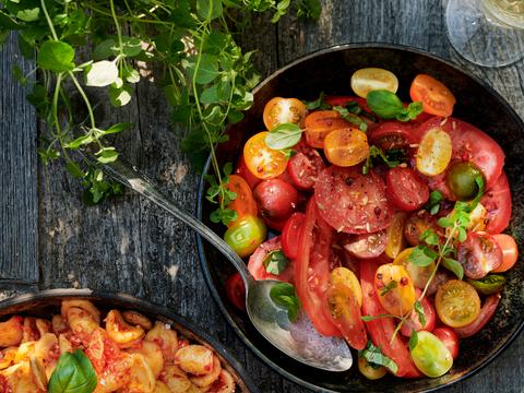 Salade van gemarineerde tomaten