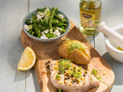 Gegrilde zwaardvis met peultjes-aspergesalade