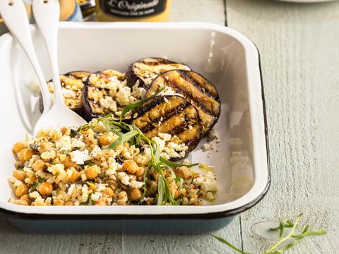 Gegrilde auberginesteak met bloemkoolcouscous