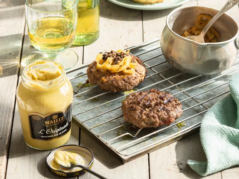 Rundsburger met gekarameliseerde uiringen