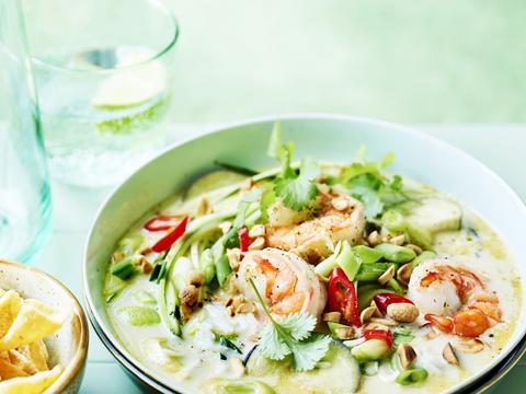 Groene-currysoep met rijst en scampi’s2