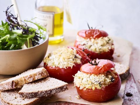 Tomaten gevuld met blauwe kaas en shiitake