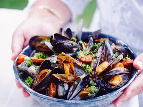 Mosselen met saffraan en een chorizosausje