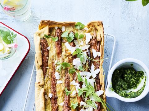 Quiche met kokosmelk, wortelen en korianderpesto