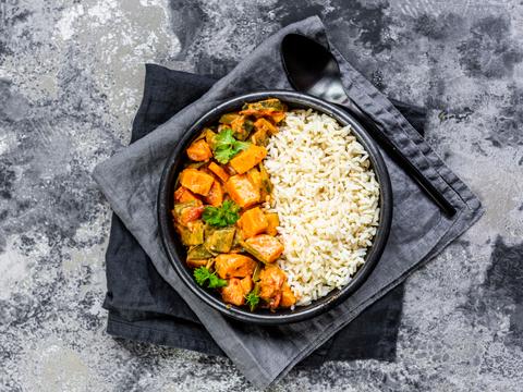 Eenvoudige varieer-erop-los-curry
