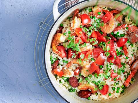 Risotto met chorizo, scampi's en erwtjes