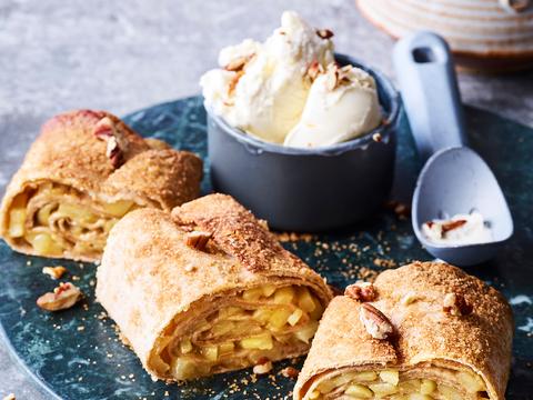 Appelflappen met vanille-ijs