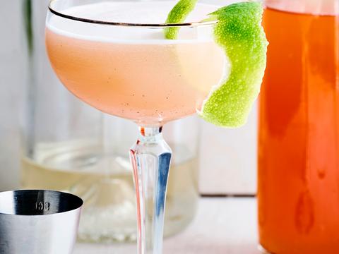 Quince gin fizz
