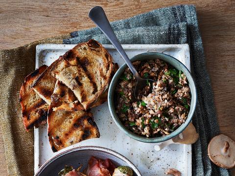 Tapenade van bospaddenstoelen
