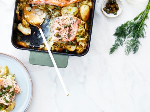 Zalm met aardappelen, prei en kappertjes