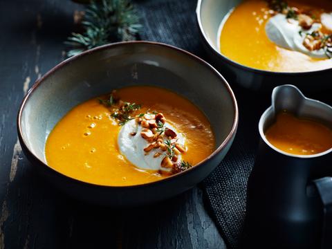 Pompoen-currysoep met kokosroom
