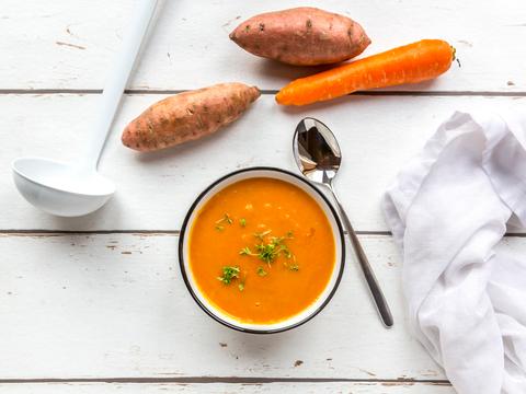 Zoete-aardappelsoep uit de soepmaker