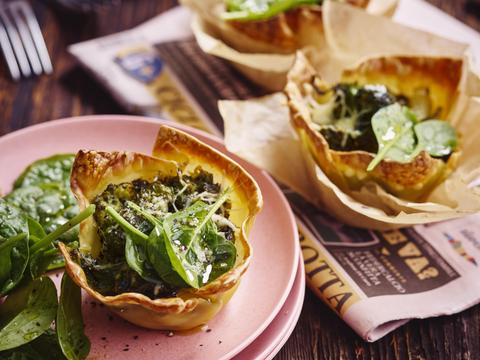 Lasagnecupcakes met pesto en broccoli