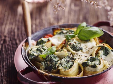 Gegrilde pastinaakrolletjes met ricotta en spinazie