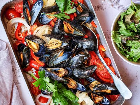 Mosselen met tomaten- paprikasaus