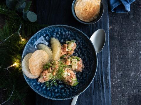 Tartaar van zalm met gele pompelmoes
