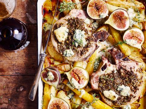 Koteletjes uit de oven met gepofte aardappelen