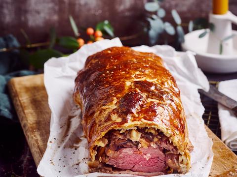 Beef Wellington met spinazie en walnoten