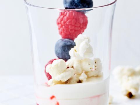 Mascarponeroom met rood fruit
