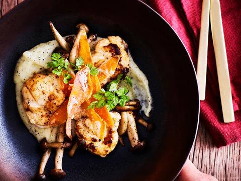 Zeeduivel met pastinaak-truffelcrème en groentechips