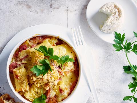 Rigatoni met ovenhammetje en kaassaus