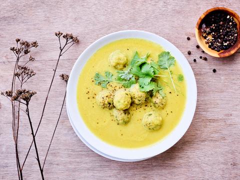 Bloemkoolsoep met kipballetjes