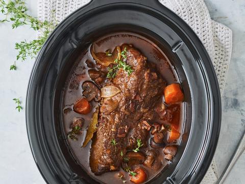 Runderborst in rode wijn uit de slowcooker