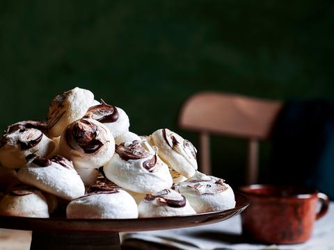 Meringues met chocolade