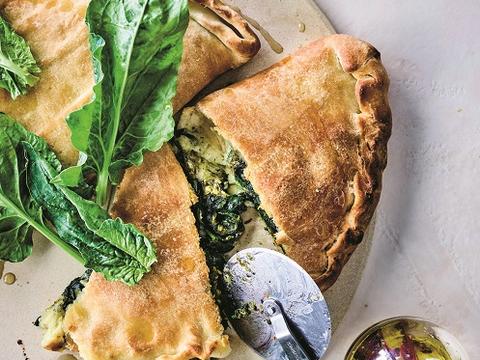 Calzone met spinazie en drie kazen