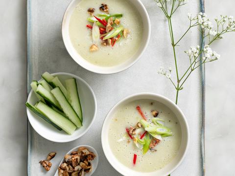 Koude komkommersoep met kokosyoghurt