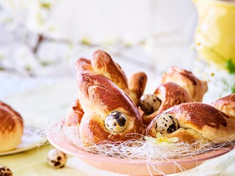 Briochekonijntjes met kwarteleitjes