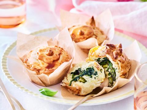 Ricottataartjes met spinazie en groene asperges